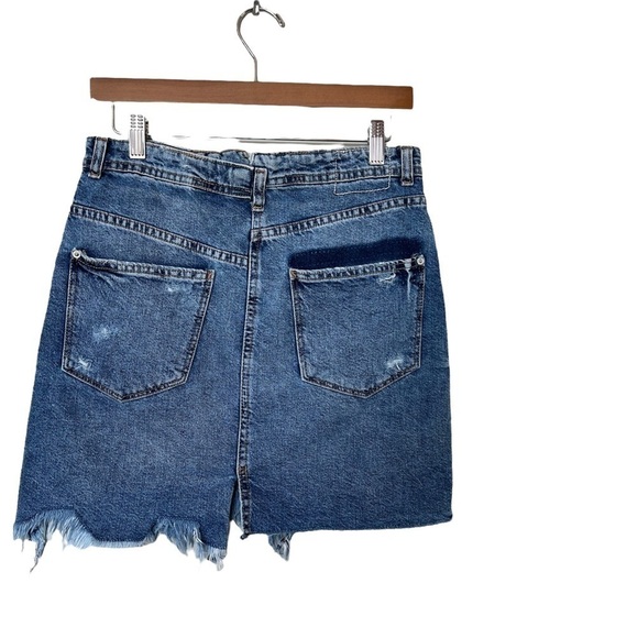 Zara Denim Fringe & Frayed Mini Skirt in Blue Wash Size Medium - Picture 3 of 8